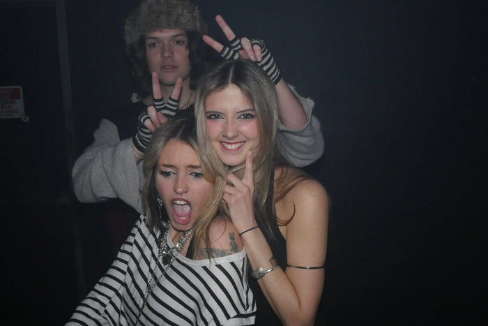 GET A ROOM 27