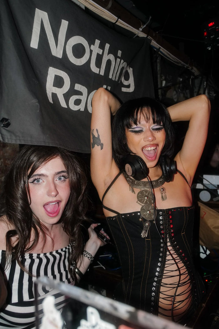 Kiss and Tell. A NYE Party.