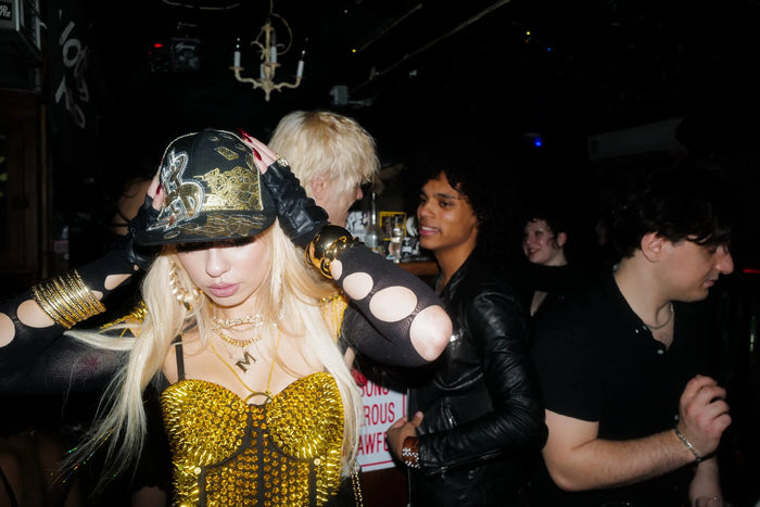 Kiss and Tell. A NYE Party.