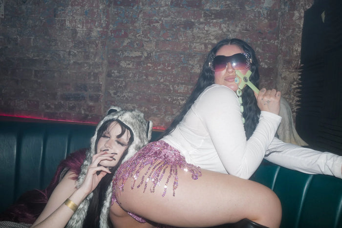 Kiss and Tell. A NYE Party.