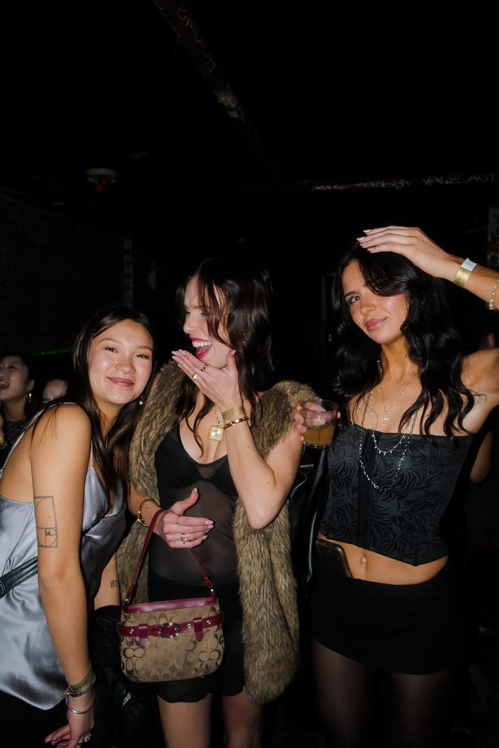 Kiss and Tell. A NYE Party.