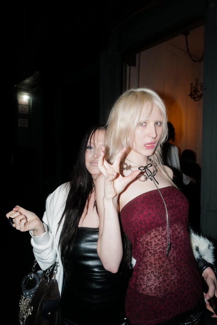 Kiss and Tell. A NYE Party.