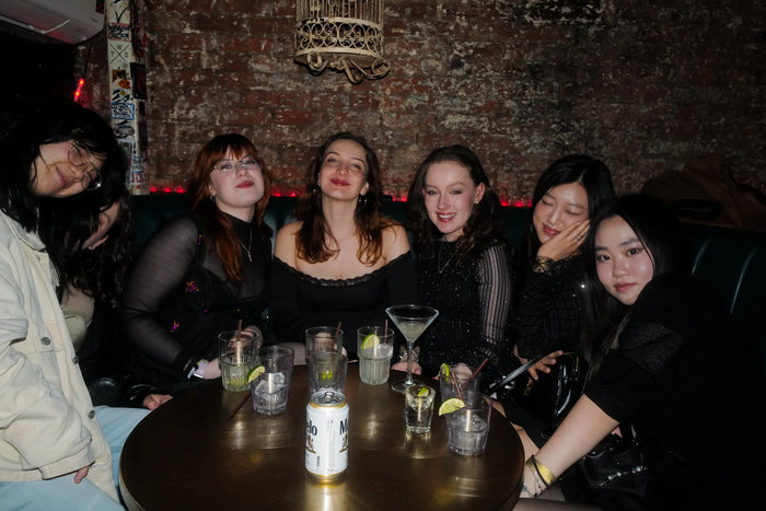 Kiss and Tell. A NYE Party.