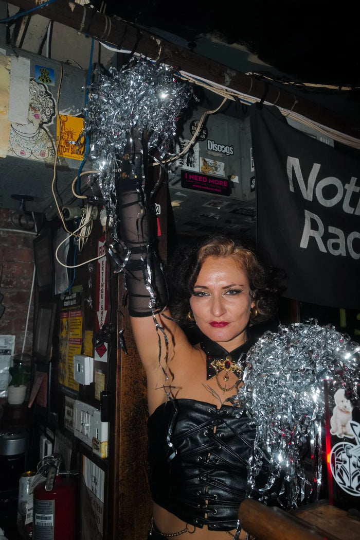 Kiss and Tell. A NYE Party.