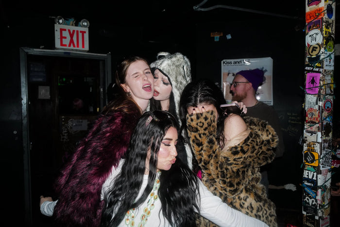 Kiss and Tell. A NYE Party.