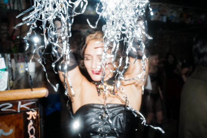 Kiss and Tell. A NYE Party.